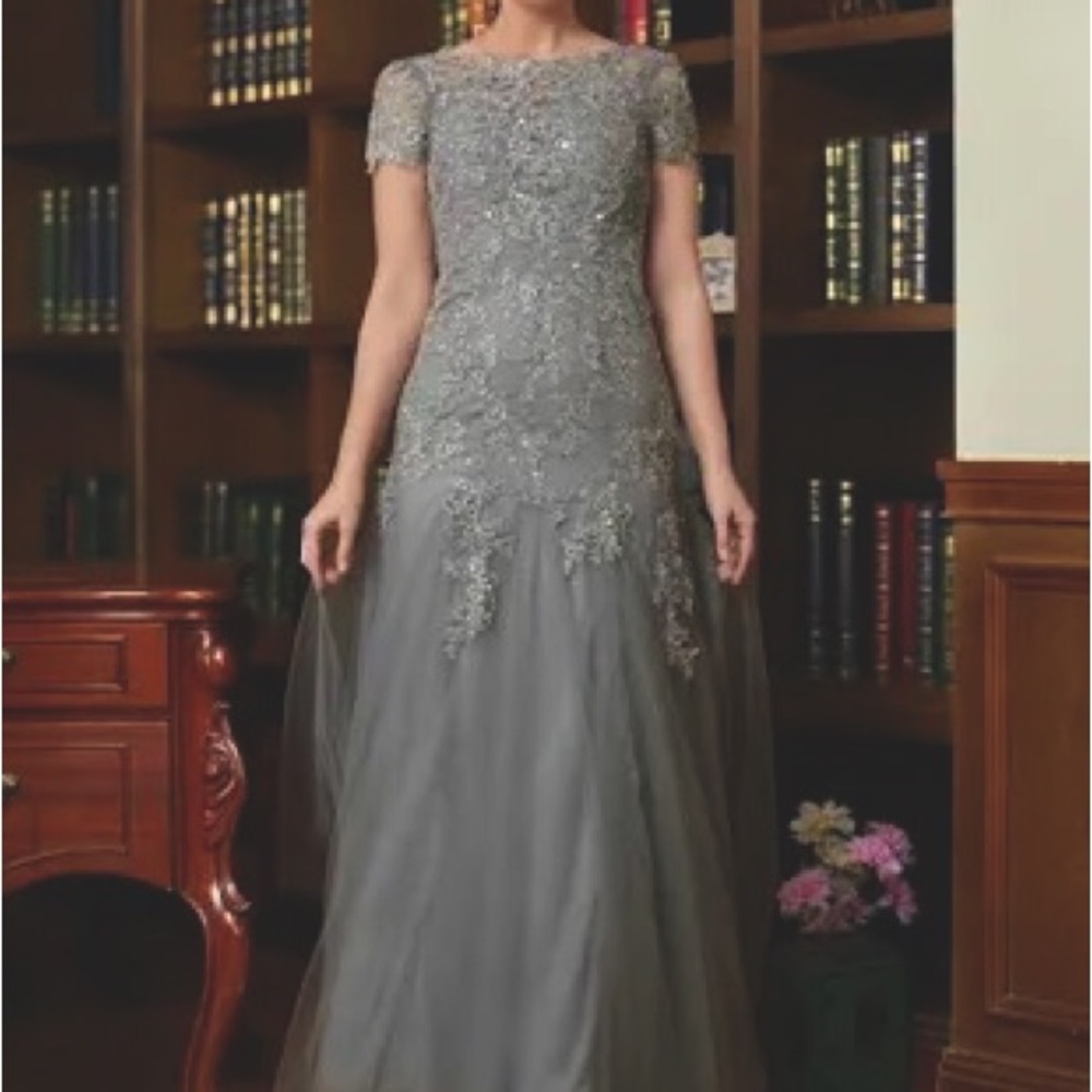 A-LINE GRAY SATIN, BEADED LACE,  AND  TULLE FULL LENGTH DRESS SIZE 10
